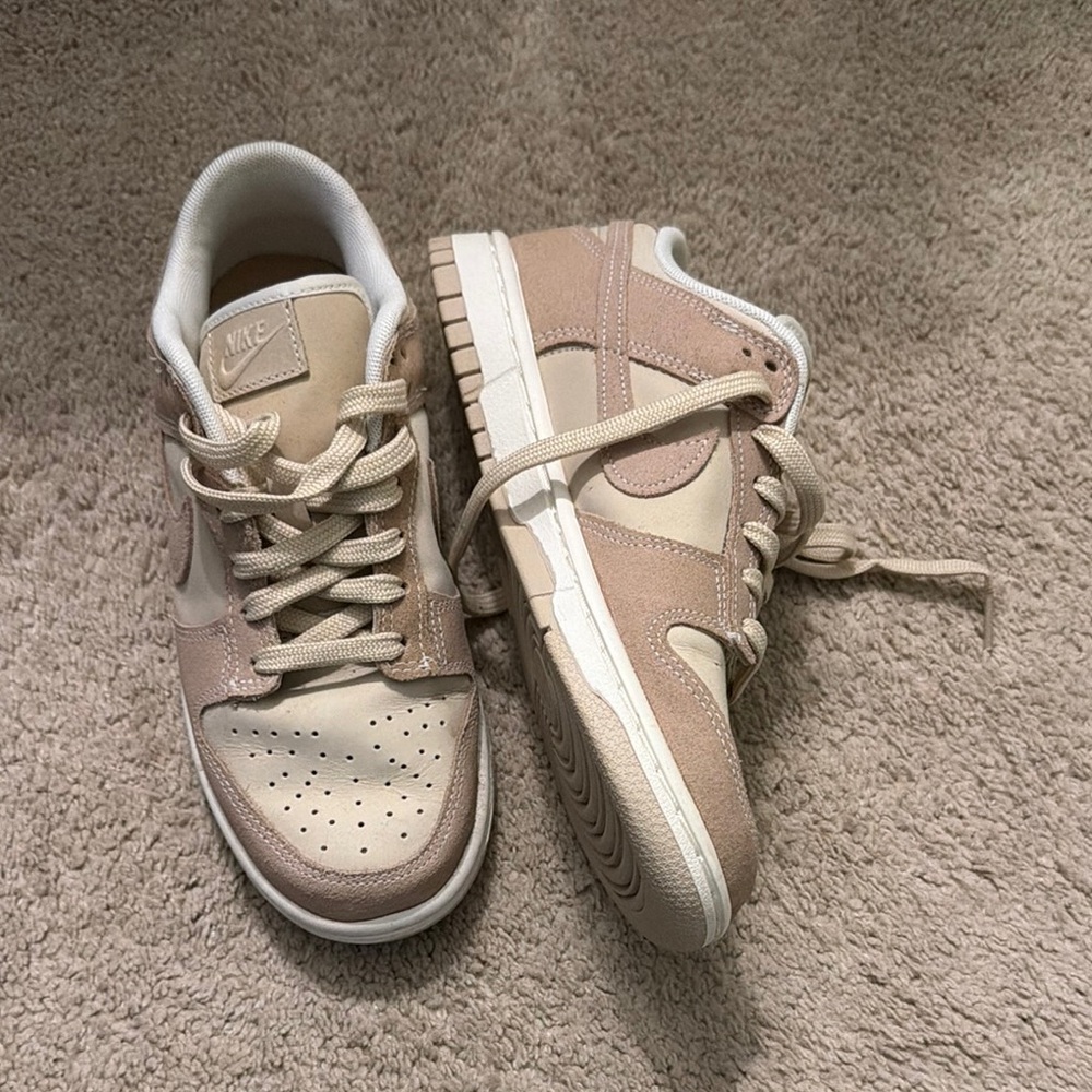 Nike Women's Low-Top Sneakers in Beige and Cream